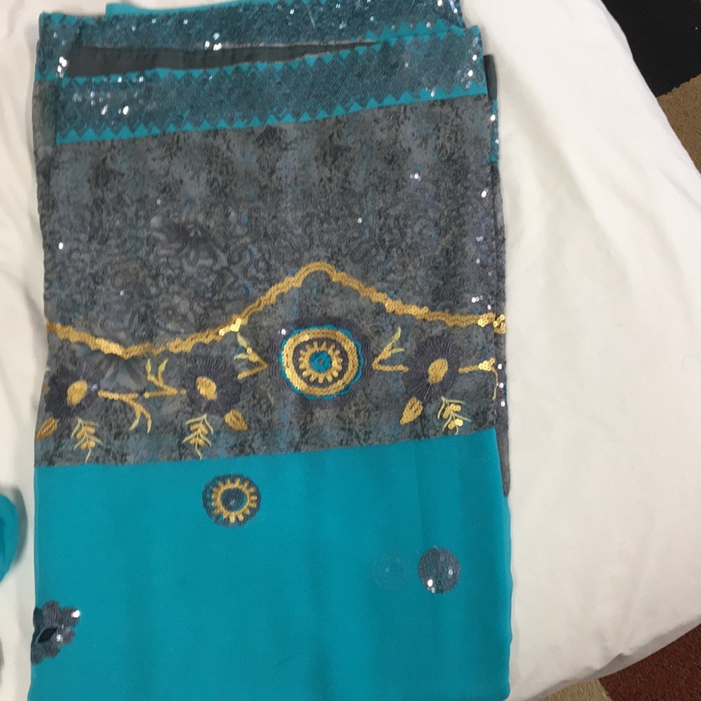 Saree - Picture 2 of 4